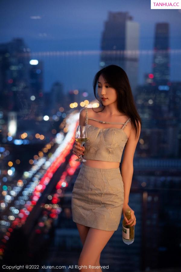   [XiuRen]高清写真图 2022.10.20 No.5734 薇薇酱 成熟美腿第83张图片